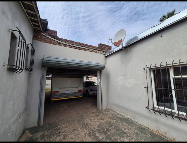 6 BEDROOM HOUSE FOR SALE IN BRAKPAN CENTRAL